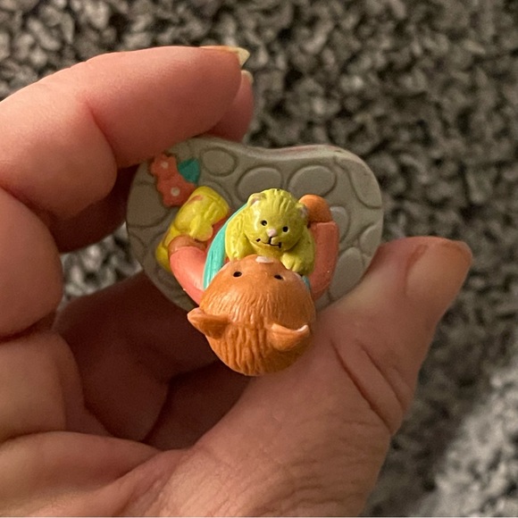 Vintage Avon Hug ‘em hold em valentines figurine - Picture 5 of 5